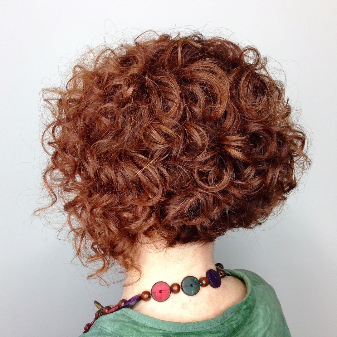 the-curly-inverted-bob-haircut